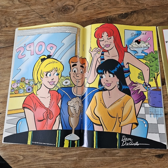 Archie Comics The Love Showdown Collection + Special No. 1 - Picture 2 of 6
